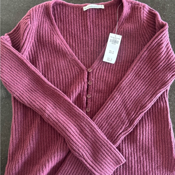 Abercrombie Maroon Sweater NWT - Picture 2 of 3